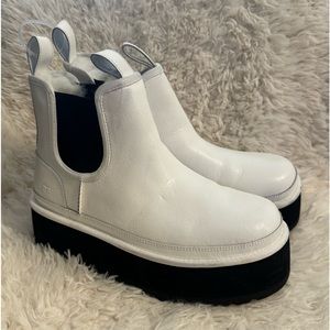 UGG Womens Neumel Platform Chelsea Leather & Sheepskin Ankle Boots White